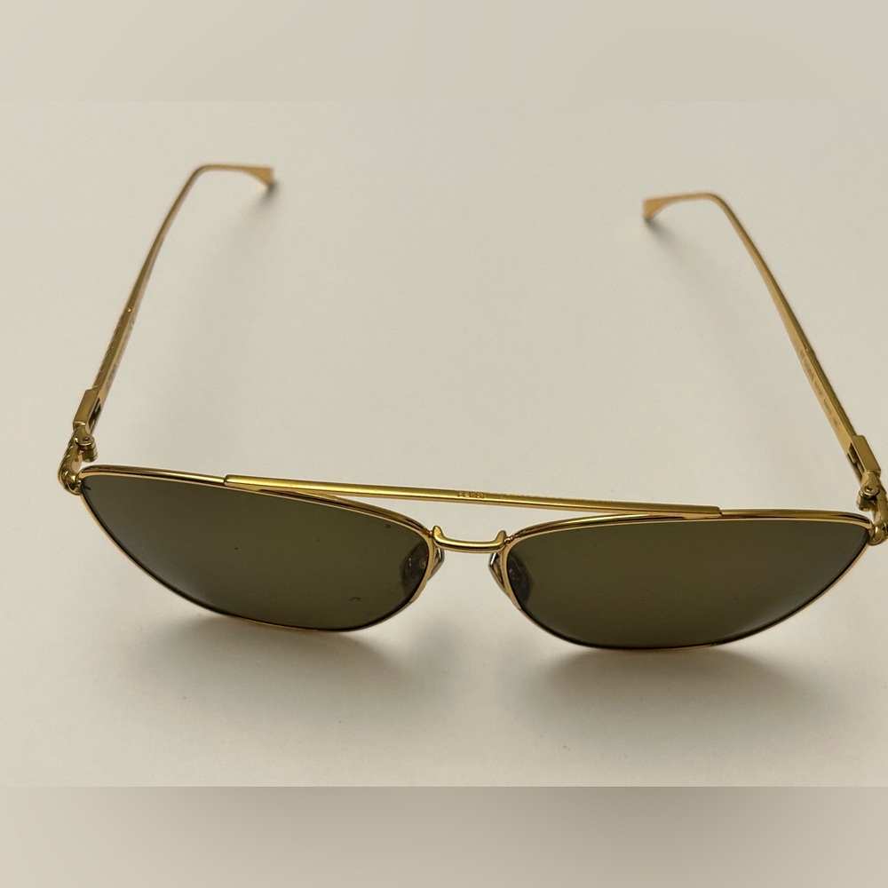 Fendi Sunglasses - Picture 6 of 7